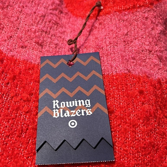 Sweater - Picture 6 of 6